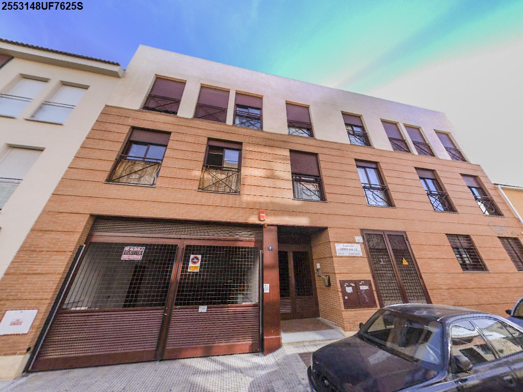 FINCA NÚMERO NOVENTA Y UNO. APARCAMIENTOTRASTERO en planta sótano cuatro,identificado con los números cincuenta y nuevedoce, sito en Málaga, calle Adela Quiguisola, número siete. Tiene una superficie útil de