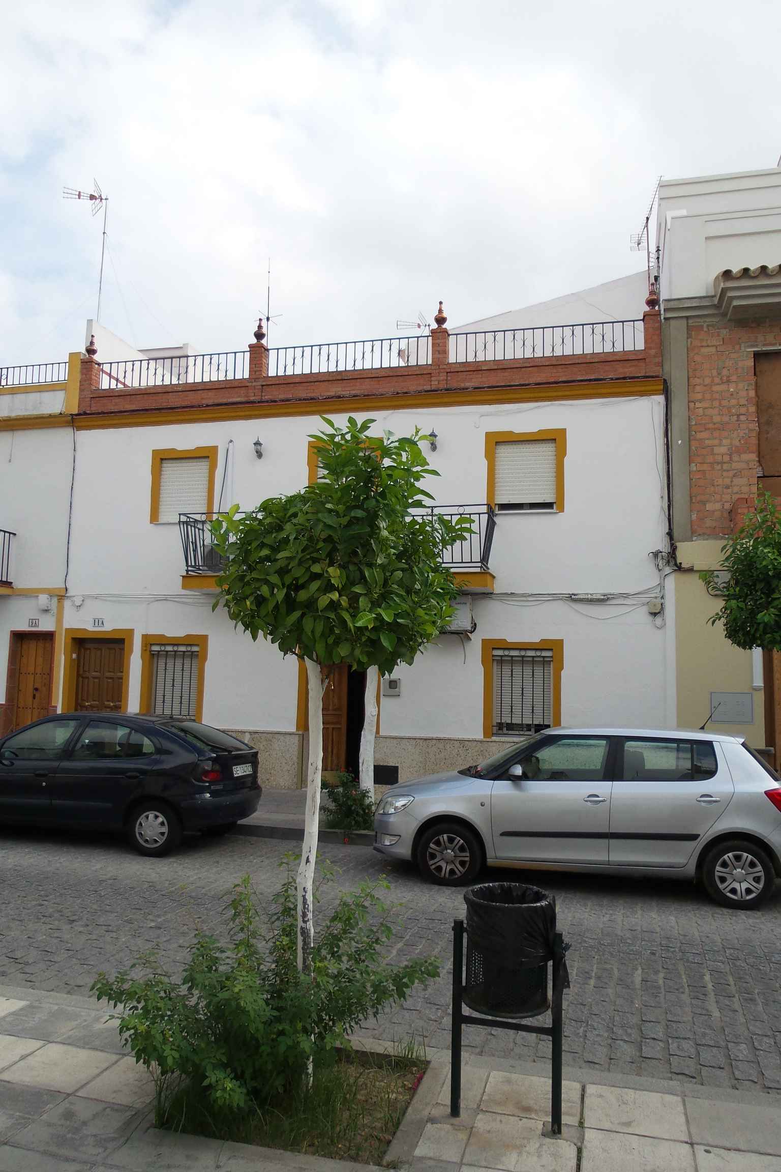 FINCA REGISTRAL Nº 760 , VIVIENDA sita en C/ REAL Nº 11 ( Nº13 según consulta catastral en Punto neutro Judicial) PLANTA BAJA, CP: 41120 GELVES (SEVILLA).