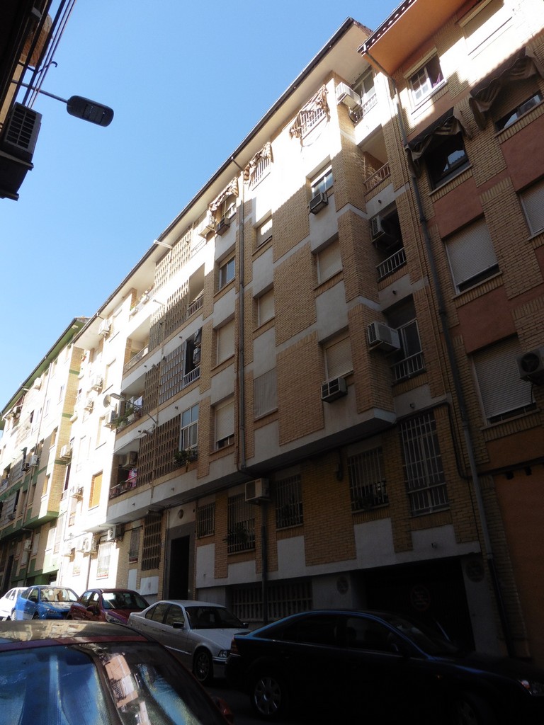 Local comercial en Jaén, C/ Porcuna, 3 · 50 m²